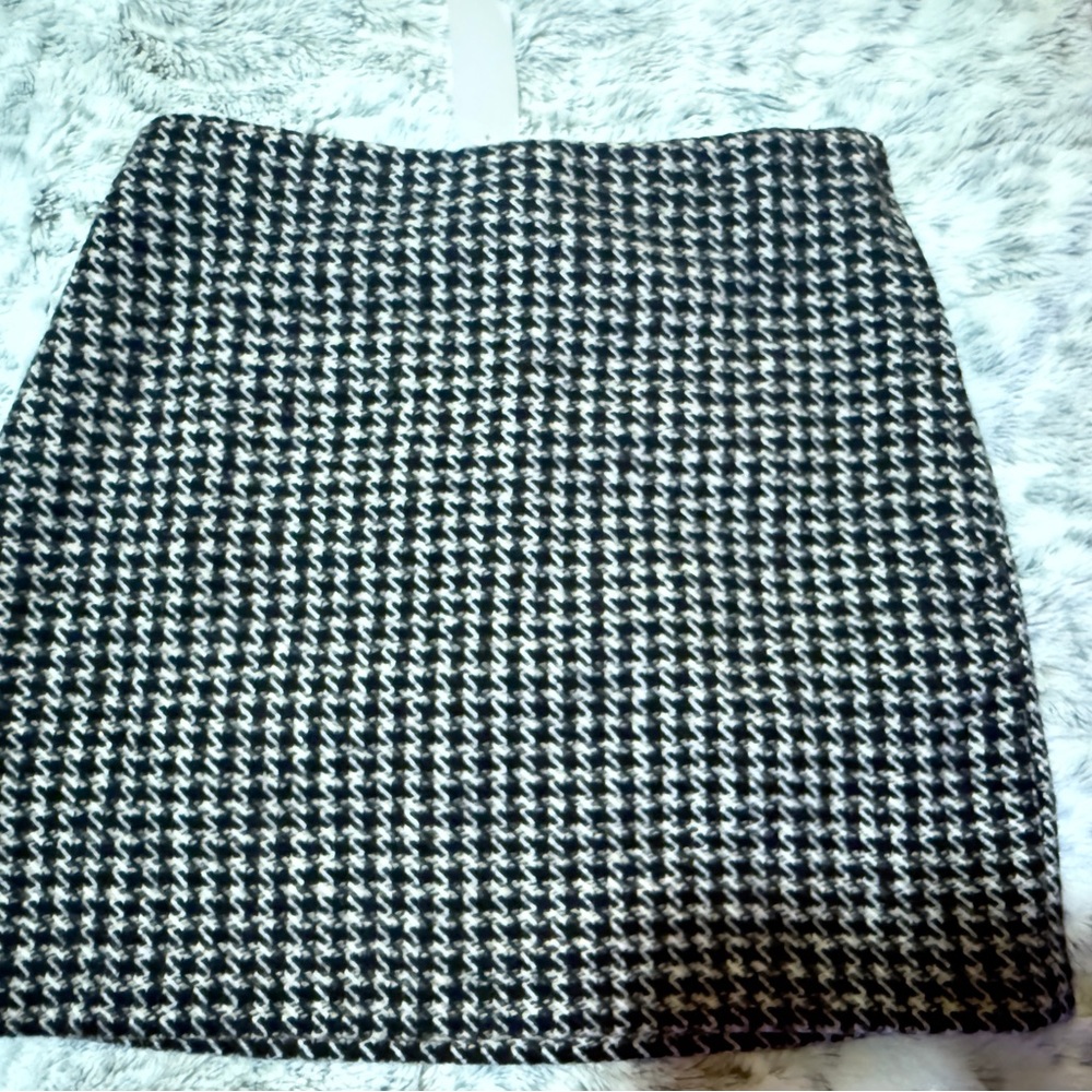 H&M Black and White Houndstooth Pencil Skirt
